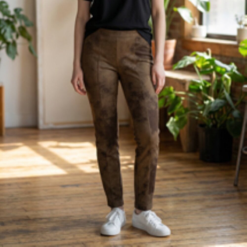 Tahari Green and Black Faux Leather Stretch Pants. Women's -‎ Size S